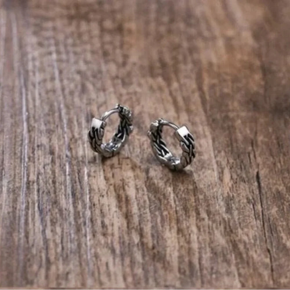 Mens Single Accent Earring Huggie Hoop Earrings In Vintage Silver